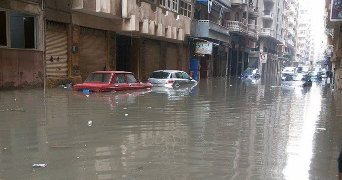 "كابتن بحري" مصري يزعم وجود حركة غريبة في مياه المتوسط.. ويحذر (شاهد)