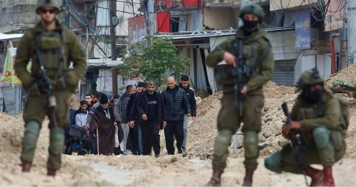 الاحتلال يجبر أهالي مخيم بلاطة على النزوح.. وتفجير … الاحتلال يجبر أهالي مخيم بلاطة على النزوح.. وتفجير …