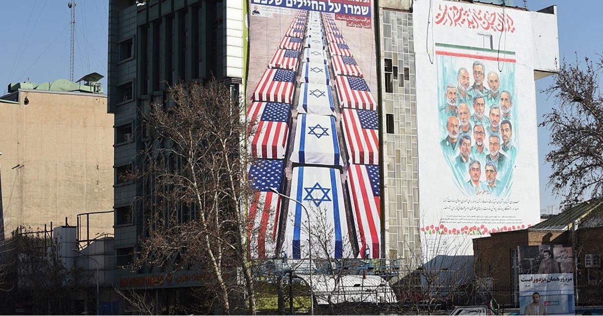 ميدان فلسطين بطهران منصة تهديد مفتوح بالجداريات.. ماذا عن...