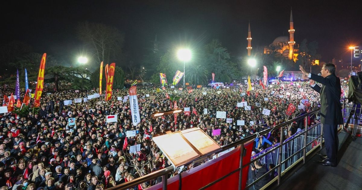 المعارضة التركية تعلق المظاهرات الرافضة لاعتقال إمام …