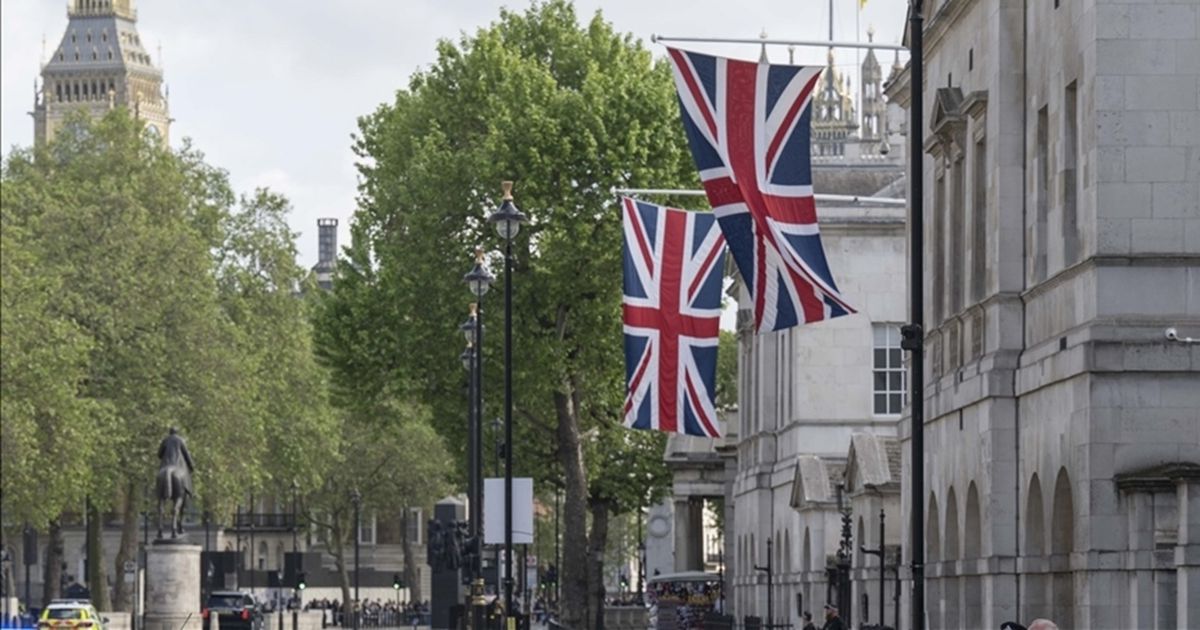 تعريف القانون للمرأة يشير إلى …