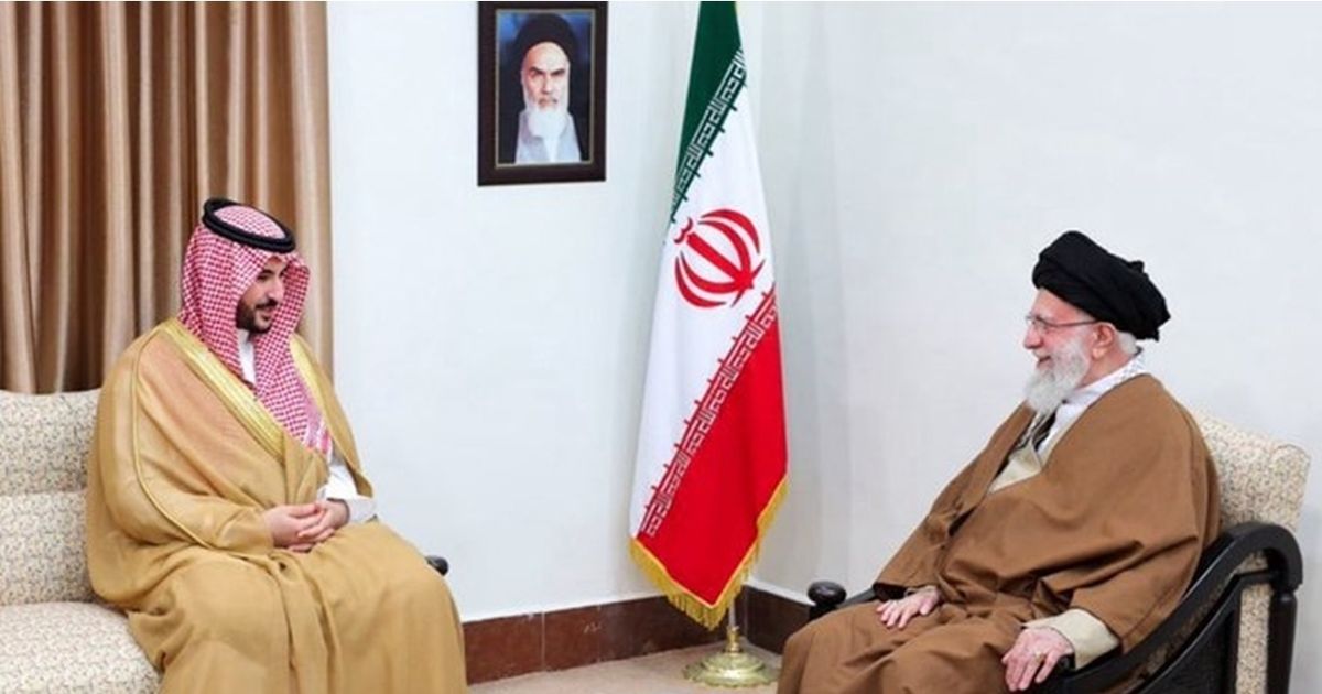 خامنئي يستقبل وزير الدفاع السعودي.. والأخير يسلّمه رسالة …