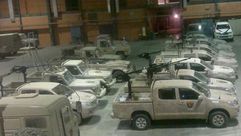 آليات عسكرية غنمها ثوار ليبيا من قوات موالية لحفتر ـ عربي 21