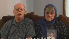 والدا الرهينة الأمريكي بيتر كاسيغ في الرسالة المصورة - يوتيوب