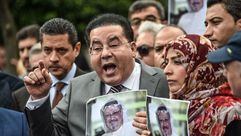 أيمن نور المعارض المصري أمام القنصلية السعودية- جيتي