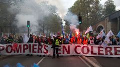 احتجاجات رجال الإطفاء في فرنسا- جيتي
