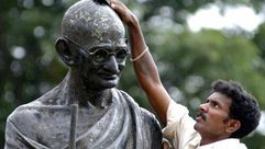 شجار بين القوميين والليبراليين حول حقهم في المطالبة بتراث غاندي - جيتي