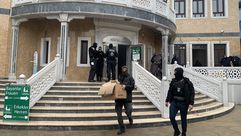 ألمانيا الشرطة تقتحم مسجد مولانا في برلين وتتجول فيه بأحذيتها الاناضول