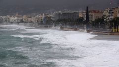 العصفة اليكس تضرب فرنسا وايطاليا جيتي