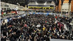 اعتصام مظاهرة دعم فلسطين محطة ليفربول لندن بريطانيا1- إكس