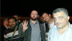 وزير التموين المصري السابق الدكتور باسم عودة لحظة اعتقاله بحسب صورة تدالها نشطاء على فيسبوك