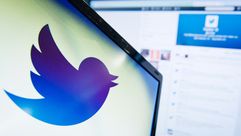 علقت شبكة "تويتر" للتواصل الاجتماعي موقتا مساء الثلاثاء حساب مؤسسها ورئيسها جاك دورسي الذي تحدث عن "
