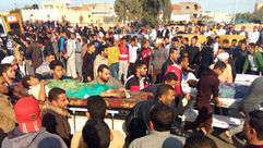 عمليات إسعاف المصابين في هجوم المسجد شمال سيناء- جيتي