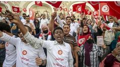 مظاهرات في تونس ضد الانقلاب (الأناضول)