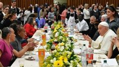 بابا الفاتيكان يستقبل مجموعة من النساء "المتحولات" على مأدبة غداء