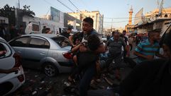إنقاذ مصابين في غزة- الأناضول