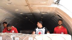 قافلة مساعدات للصليب الأحمر - موقع إكس
