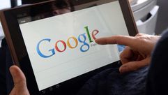 يستعد عملاق الانترنت "غوغل" للبدء بإنتاج ساعة تفاعلية بحسب ما نقلت صحيفة "وول ستريت جورنال"