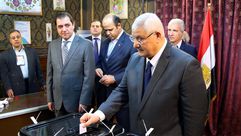 الرئيس المؤقت عدلي منصور يصوت في الاستفتاء على دستور الانقلاب - الأناضول