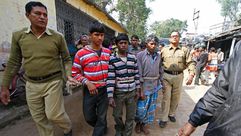 الشرطة تعتقل مشتبها بهم في عملية الاغتصاب في قرية سوبال
