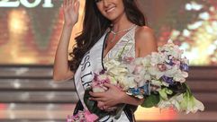 ملكة جمال لبنان سالي جريج بعد تتويجها في بيروت في 5 تشرين الاول/اكتوبر 2014