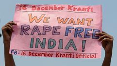 لافتة تطالب بتخليص الهند من حالات الاغتصاب
