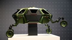 سيارة "هيونداي" من طراز "ايليفايت" لدى تقديمها في معرض لاس فيغاس للإلكترونيات في 7 كانون الثاني/يناي
