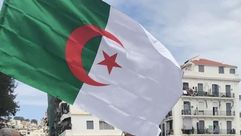علم الجزائر في مشهد الأناضول