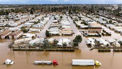2-california-floods-gty-rc-230112_1673534722288_hpMain_2_16x9_992
