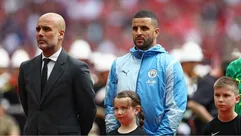 Guardiola-poses-with-kyle-walker