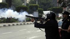 الشرطة المصرية تقتحم جامعة الأزهر وتشتبك مع طلاب - aa_picture_20131209_1133313_web