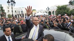 المرزوقي وسط العاصمة في أول أيام الدعاية الانتخابية للدور الثاني - الأناضول تونس