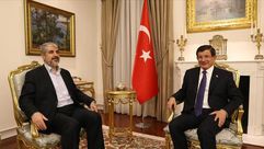 خالد مشعل وداود أوغلو رئيس الوزراء التركي ورئيس المكتب السياسي لحماس ـ الأناضول