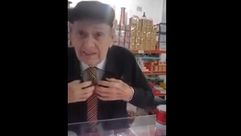 عجوز إسباني يبكي لسماع القرآن الكريم ـ يوتيوب