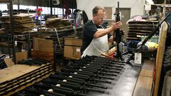 مصنع سلاح أمريكي - أرشيفية