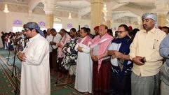 اليمن هادي يؤدي الصلاة في عدن سبأ 23/12/2016