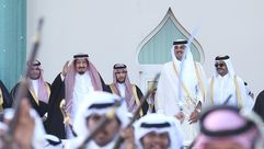 عرضة سعودية أدتها فرقة قطرية أمام الملك سلمان- الوطن القطرية