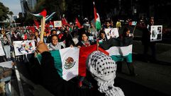احتجاجات رافضة لقرار ترامب في المكسيك- فيسبوك