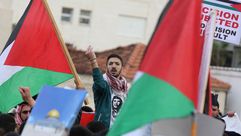 مئات الأردنيين اعتصموا أمام السفارة الأمريكية في عمان- جيتي