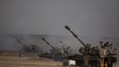 مدفعية الجيش الاسرائيلي يقصف غزة جيتي