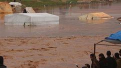 مخيمات النازحين في  الشمال السوري أمطار سيول السيول - تويتر