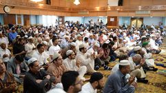 مسلمو بريطانيا مصلون في صلاة الجمعة في مسجد مانشستر المركزي - جيتي