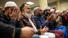 مسلمون في مسجد شرق لندن - جيتي