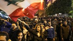 لبنان محتجون يتظاهرون أمام منزل رئيس الحكومة اللبناني المكلف حسان دياب جيتي