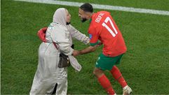 GettyImages-لاعب المغرب مع أمه
