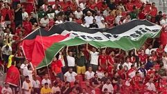 جماهير المغرب ترفع علم فلسطين  (فيسبوك)1