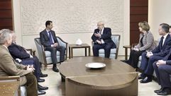 برلمانيين من فرنسا يلتقون بشار الأسد في سوريا - رويترز