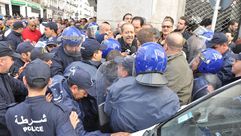 الجزائر شرطة حراك داخلي عربي21