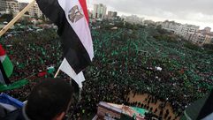 عناصر من حماس يرفعون علم مصر في حفل انطلاقتها قبل عامين - فيس بوك