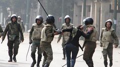 مواجهات كبيرة وقعت بين قوات من الجيش ومتظاهرين عقب تنحي مبارك - أرشيفية